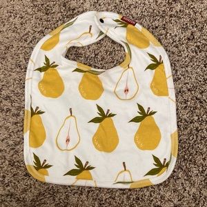 Milk barn pear bib